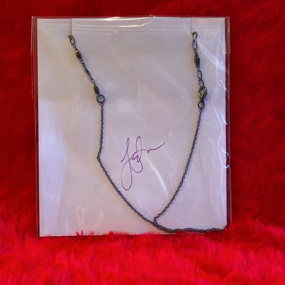 Chain necklace with semi precious stone pendant - Picture 3 of 3